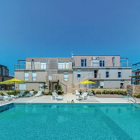 2 Bedroom Amazing Apartment In Povljana